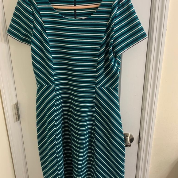 Talbots Green, White, And Black‎ Short Sleeve Dress Size M - Picture 2 of 9